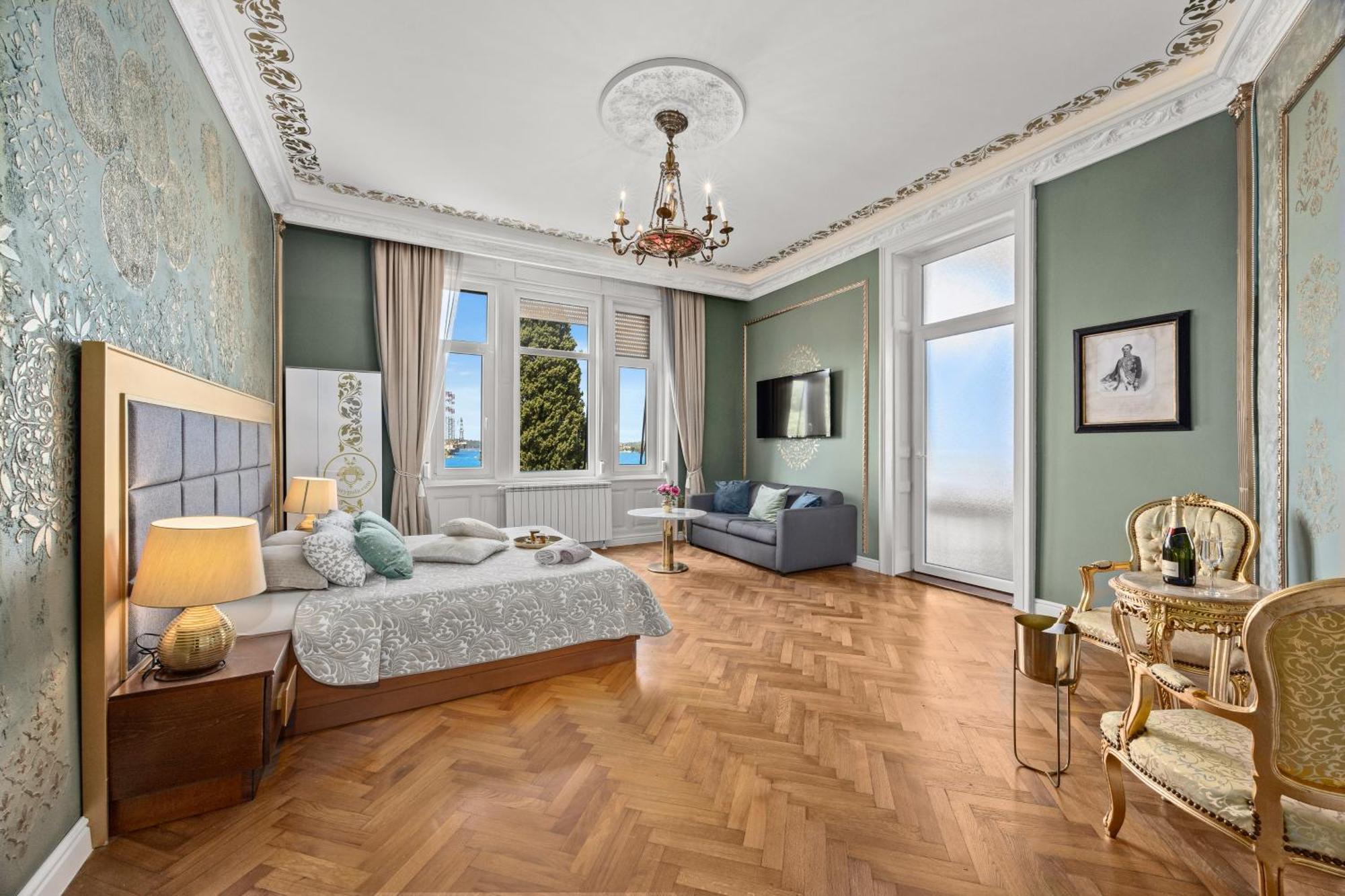 Villa Muenz Luxurious Residence Пула Екстериор снимка