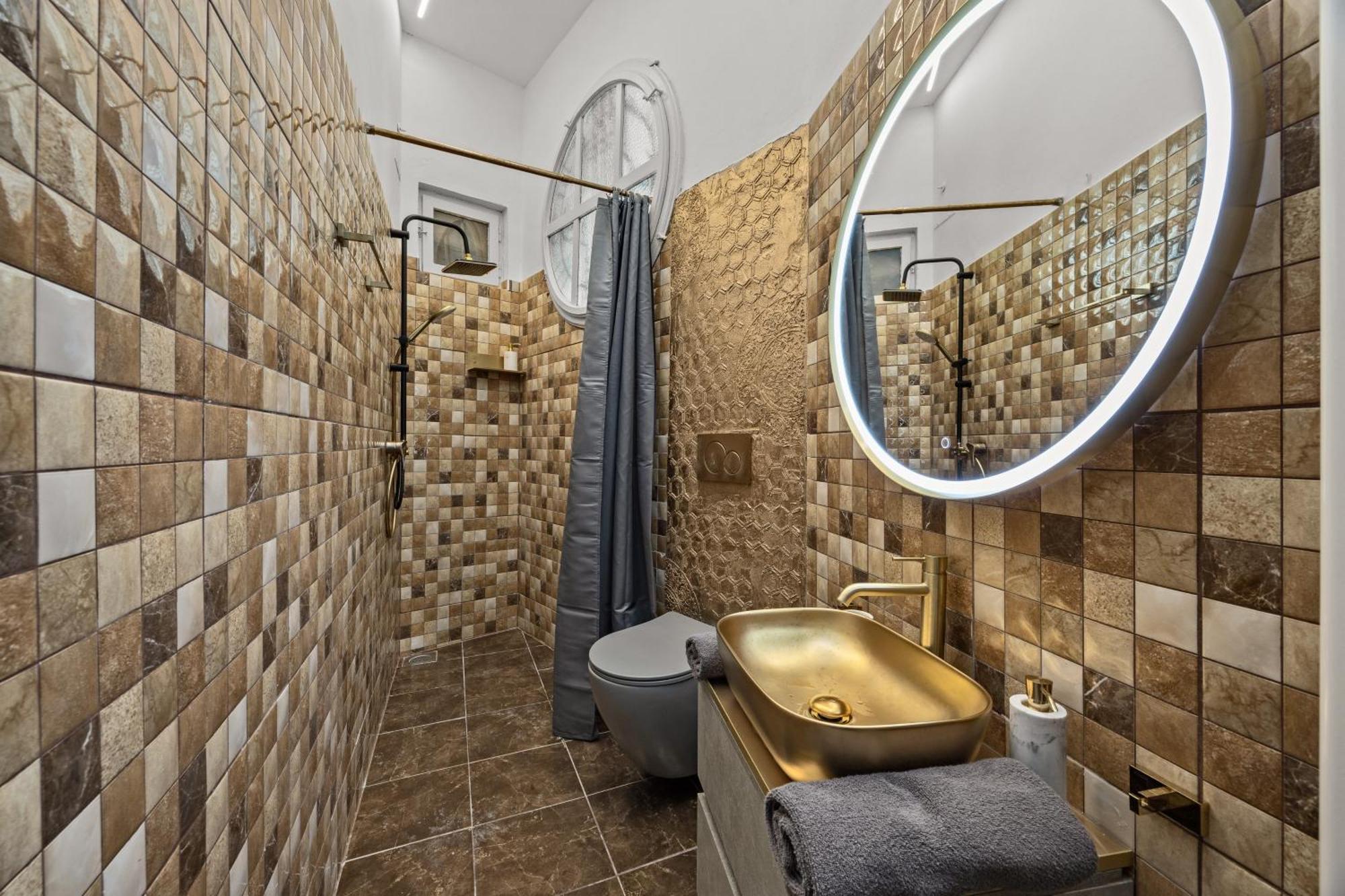 Villa Muenz Luxurious Residence Пула Екстериор снимка
