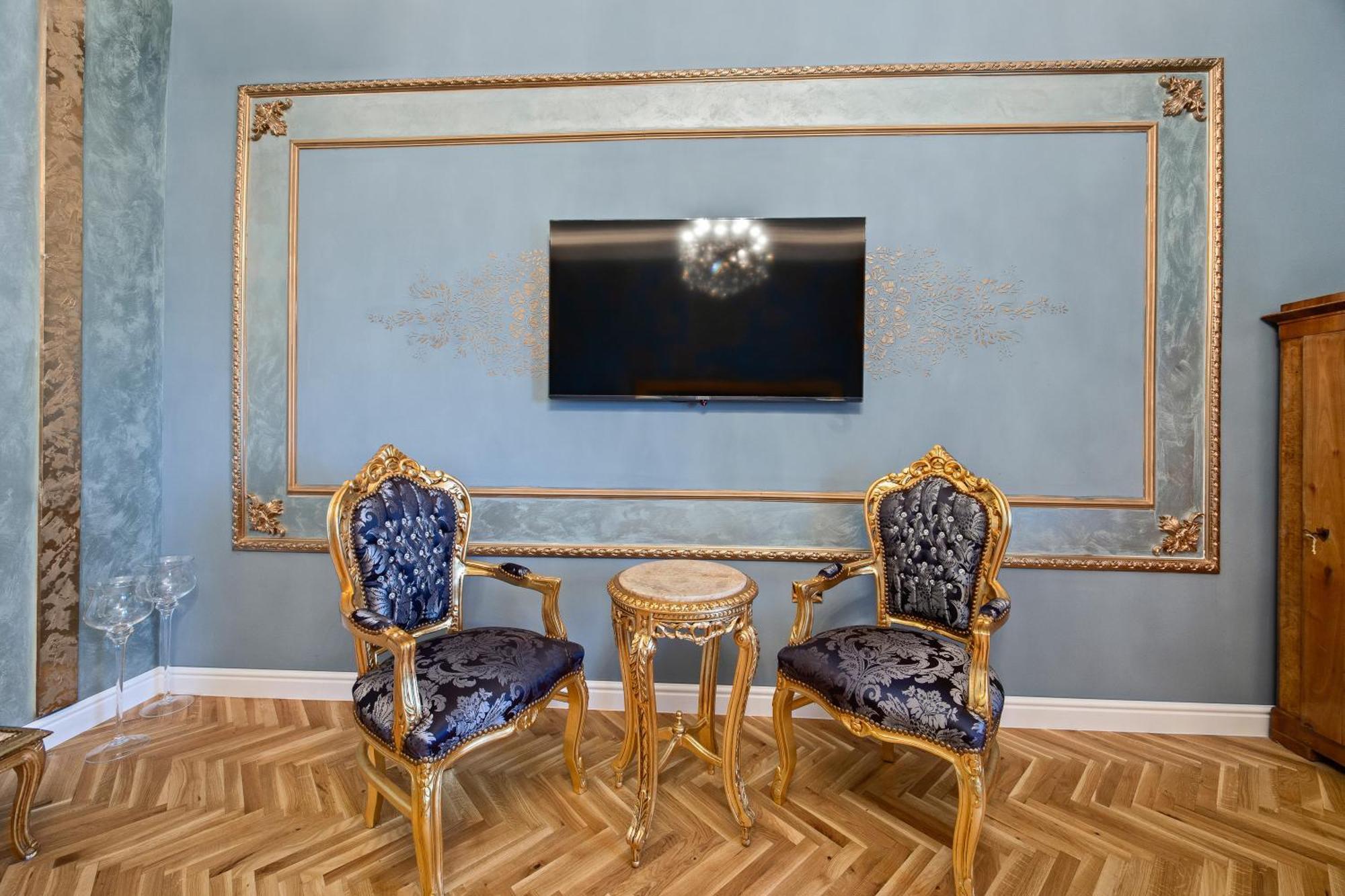 Villa Muenz Luxurious Residence Пула Екстериор снимка